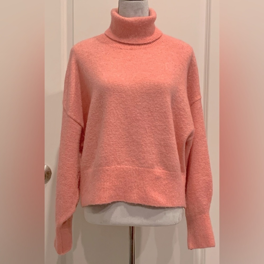 H&M Sz M Turtleneck Dolman Sleeve Ribbed Pink Sweater
